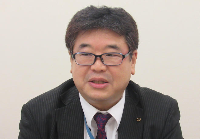 山田 氏