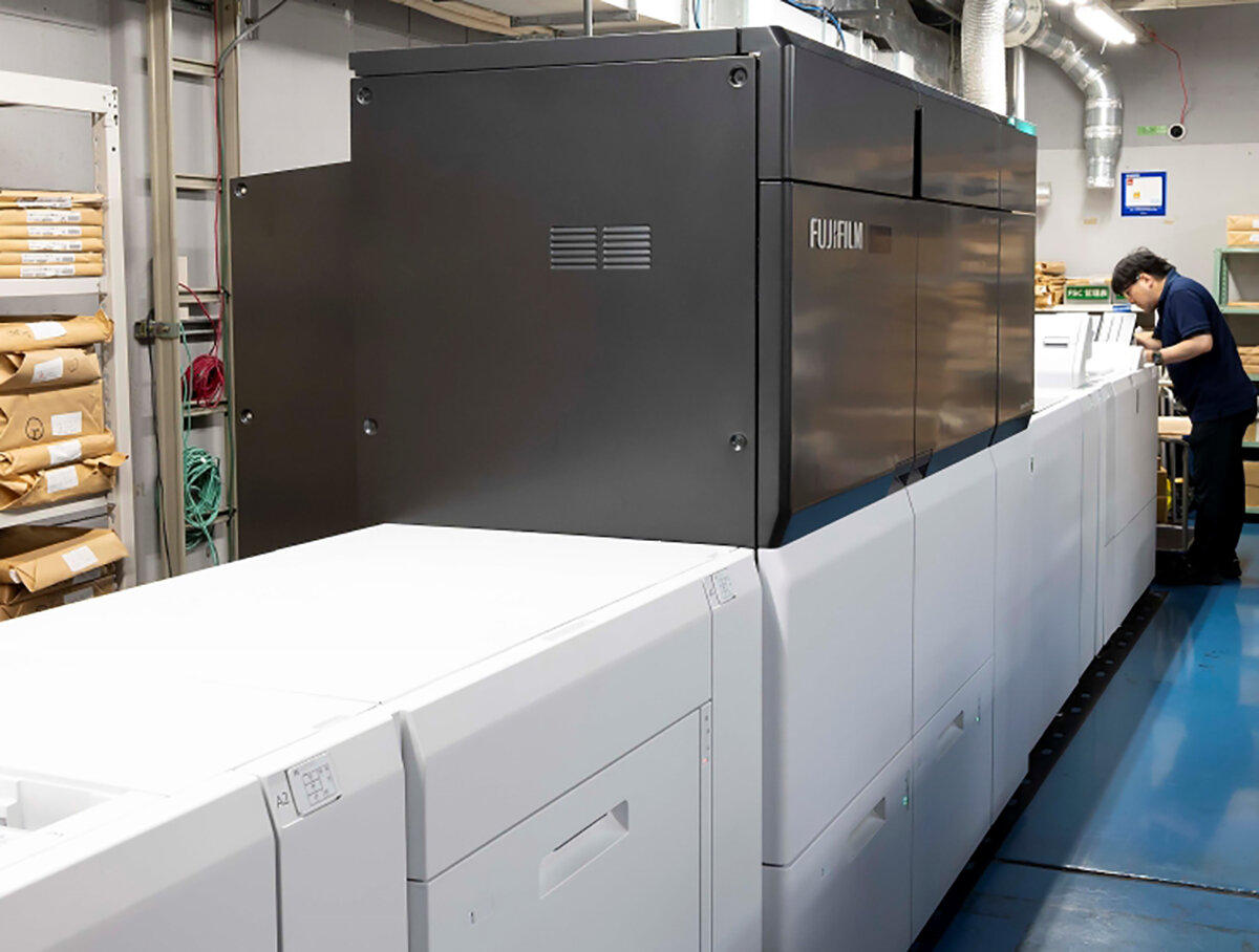 5台のデジタル印刷機を使い分けている