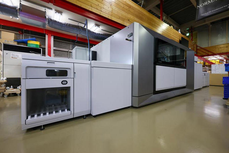 goof.CAMPUSに設置された「varioPRINT iX3200」